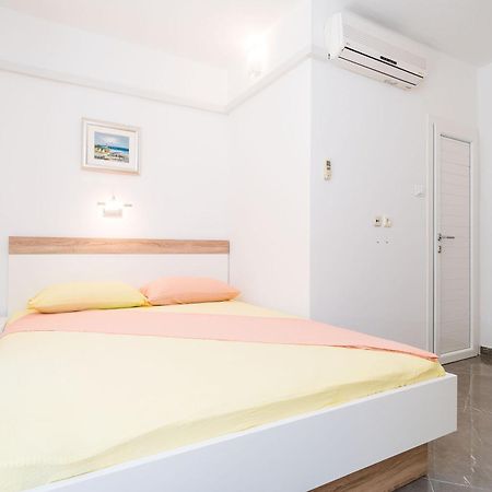 Rooms & Apartments Barisic مْليني الغرفة الصورة