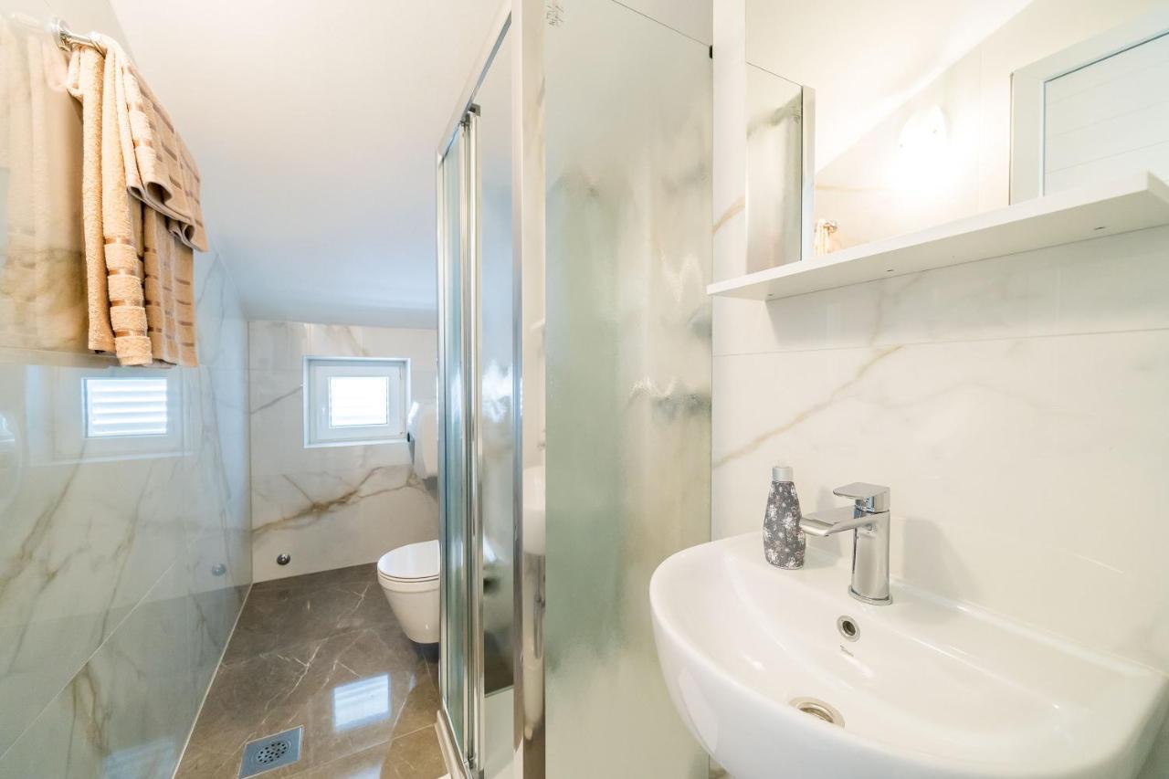 Rooms & Apartments Barisic مْليني الغرفة الصورة