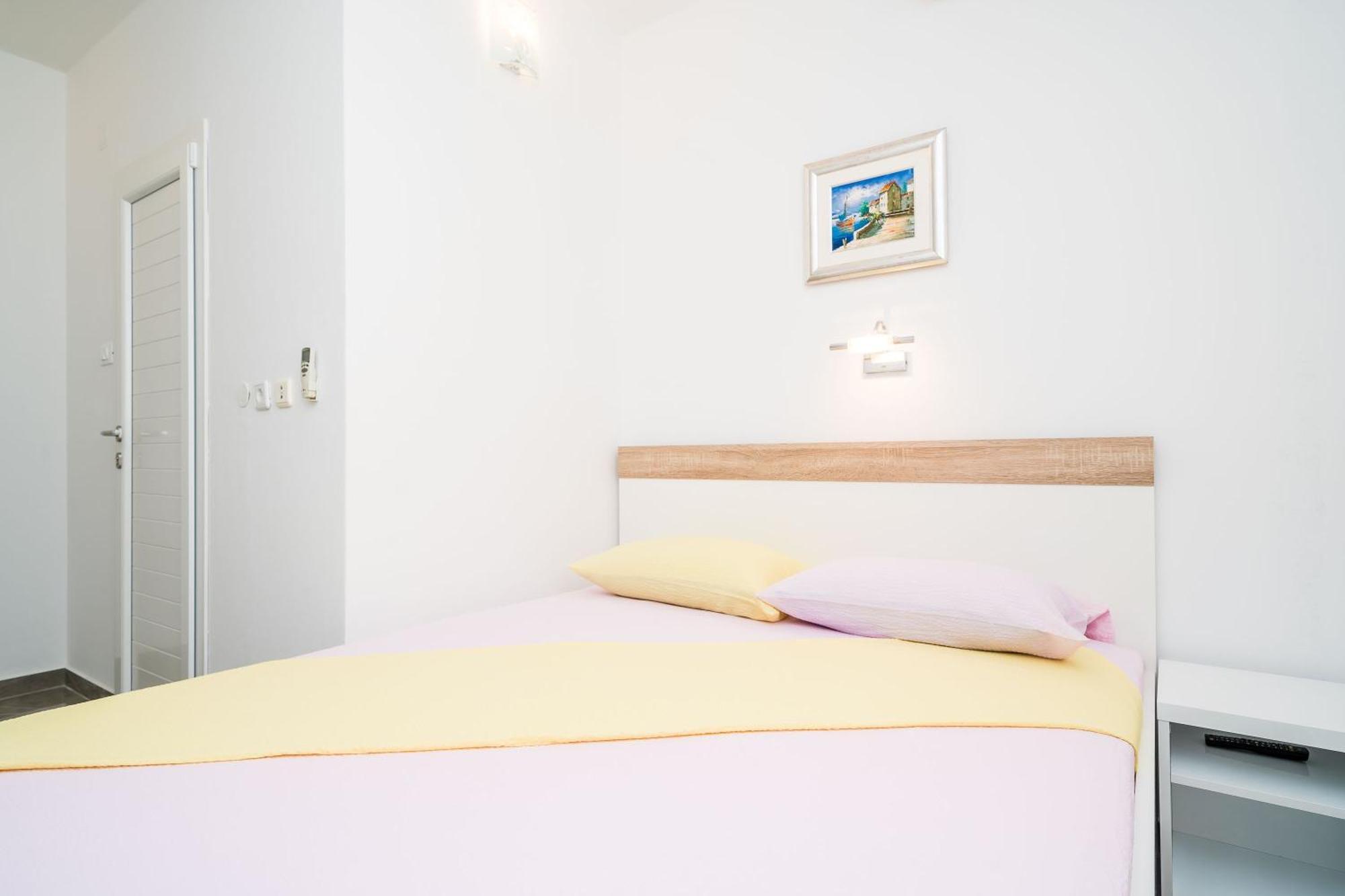 Rooms & Apartments Barisic مْليني الغرفة الصورة