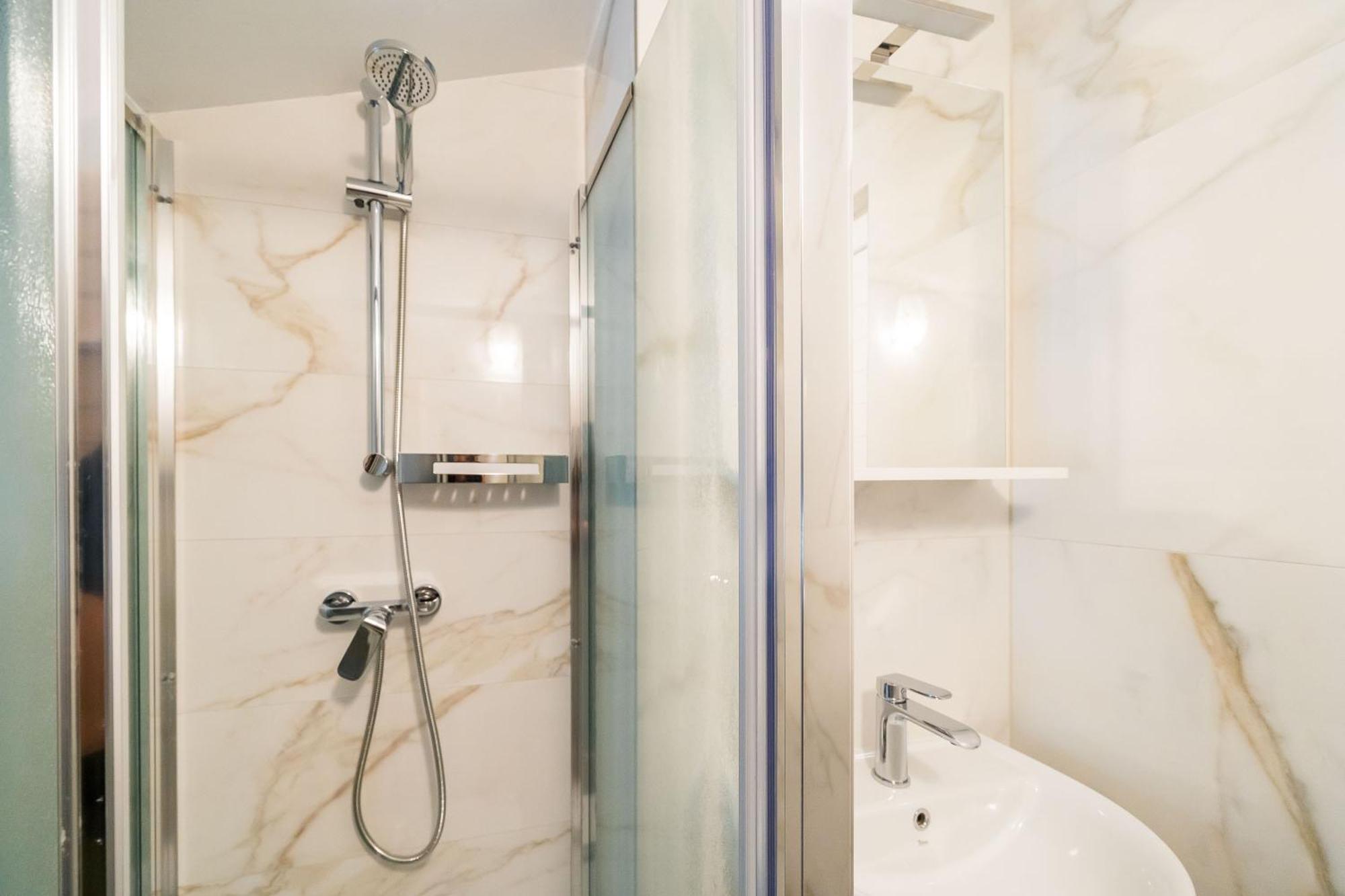 Rooms & Apartments Barisic مْليني الغرفة الصورة